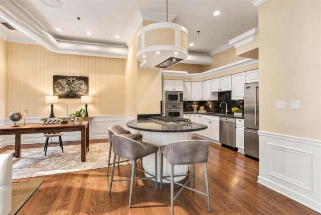 1016 W Madison Street 4S, Chicago, IL 60607