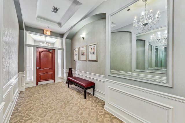1016 W Madison Street 4S, Chicago, IL 60607