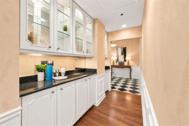 1016 W Madison Street 4S, Chicago, IL 60607