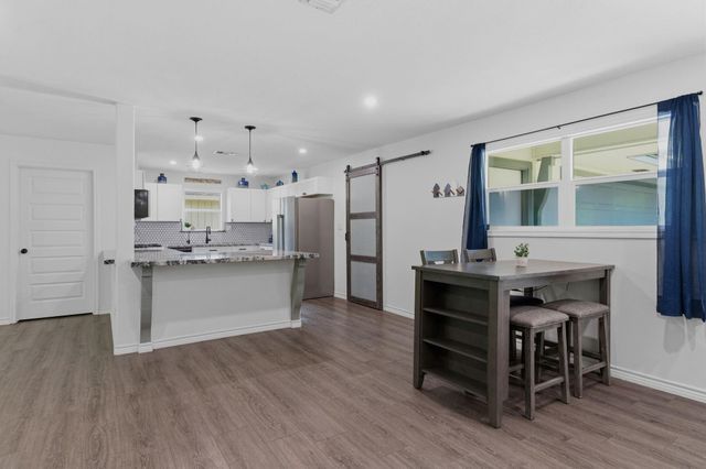 1705 Shady Oaks Drive, Conroe, TX 77301