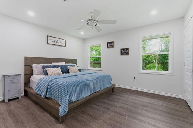 1705 Shady Oaks Drive, Conroe, TX 77301