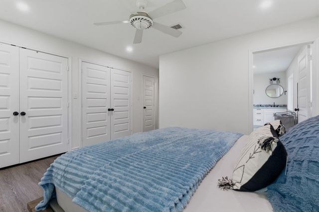 1705 Shady Oaks Drive, Conroe, TX 77301