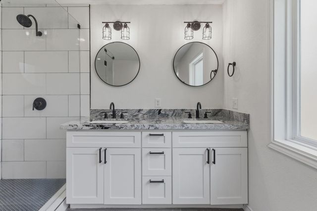 1705 Shady Oaks Drive, Conroe, TX 77301