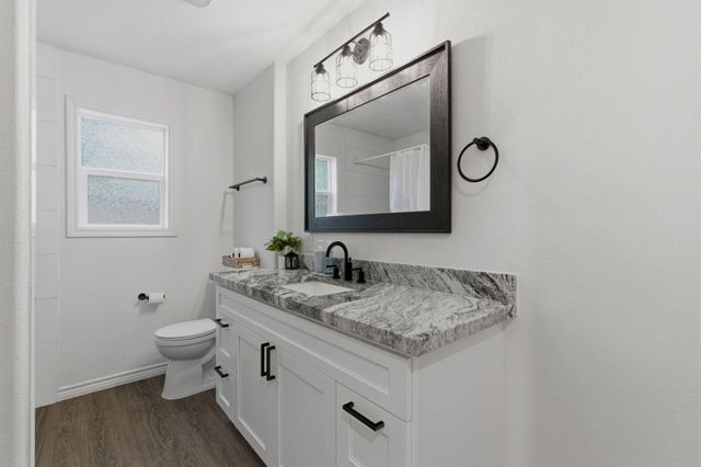 1705 Shady Oaks Drive, Conroe, TX 77301