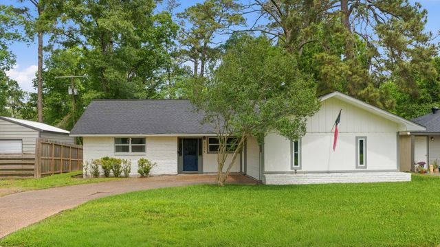 1705 Shady Oaks Drive, Conroe, TX 77301