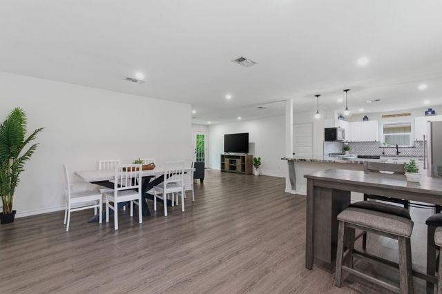 1705 Shady Oaks Drive, Conroe, TX 77301