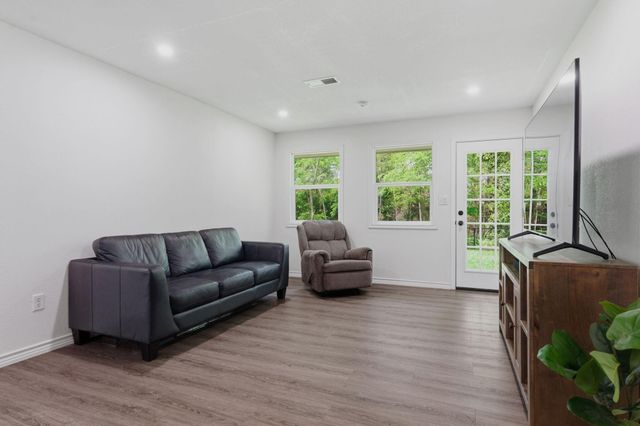 1705 Shady Oaks Drive, Conroe, TX 77301