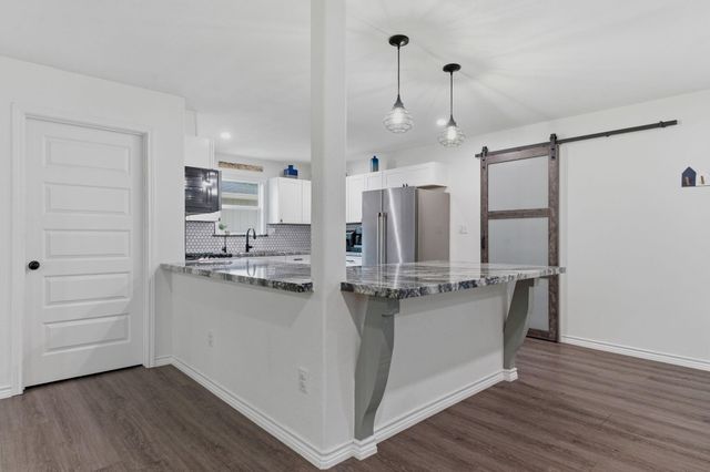 1705 Shady Oaks Drive, Conroe, TX 77301