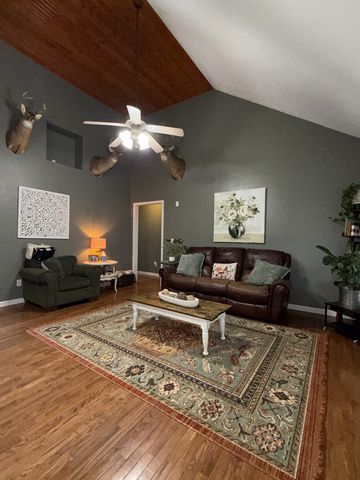 144B Leo Carter Rd, Bethpage, TN 37022