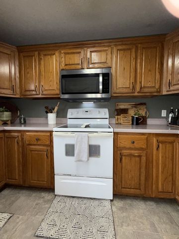 144B Leo Carter Rd, Bethpage, TN 37022