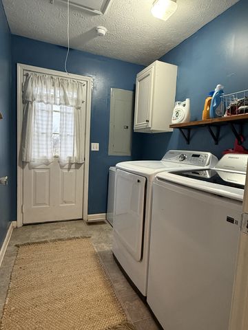 144B Leo Carter Rd, Bethpage, TN 37022