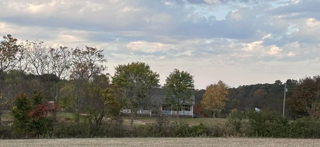 144B Leo Carter Rd, Bethpage, TN 37022