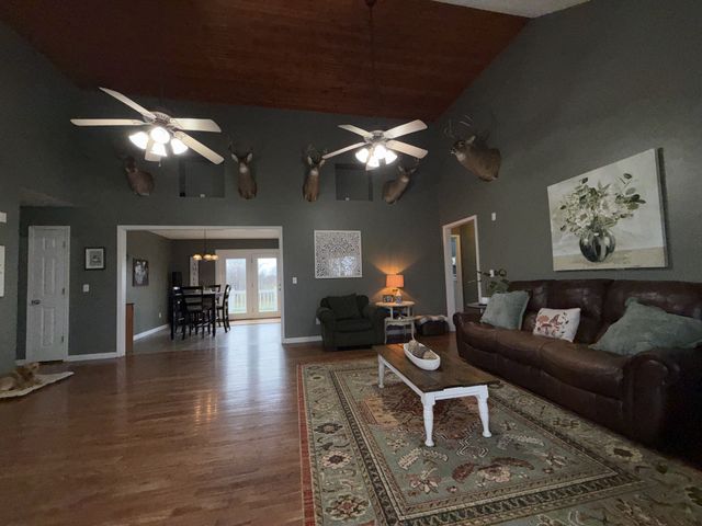 144B Leo Carter Rd, Bethpage, TN 37022