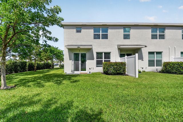 4325 Pond Lily Lane, Lake Worth, FL 33467