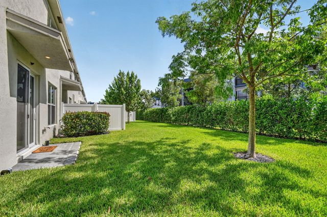 4325 Pond Lily Lane, Lake Worth, FL 33467