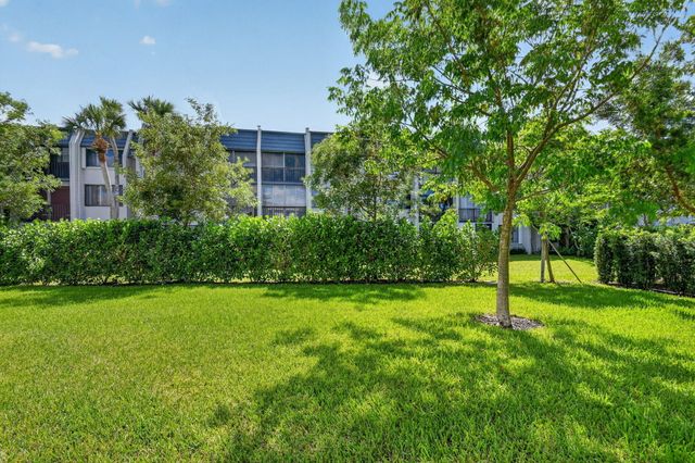 4325 Pond Lily Lane, Lake Worth, FL 33467