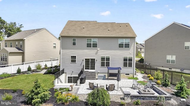 18 QUAKER CT, Hainesport, NJ 08036