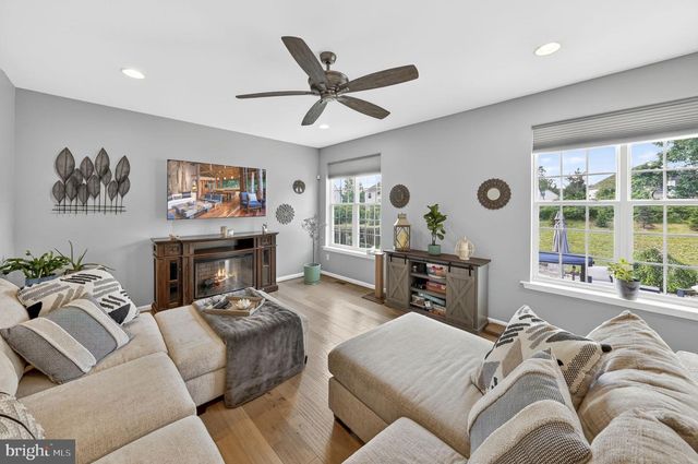 18 QUAKER CT, Hainesport, NJ 08036