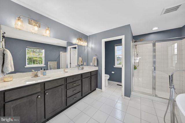 18 QUAKER CT, Hainesport, NJ 08036