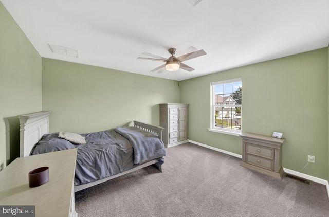 18 QUAKER CT, Hainesport, NJ 08036