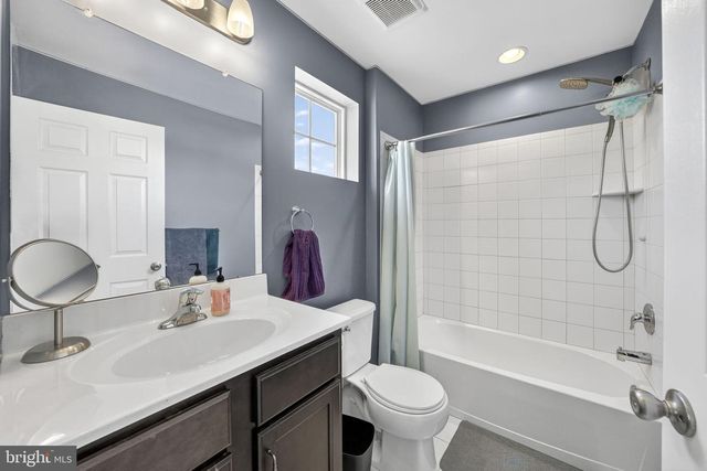 18 QUAKER CT, Hainesport, NJ 08036