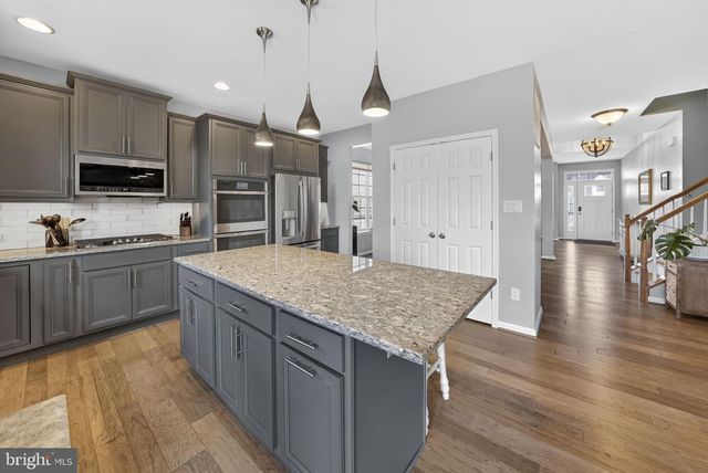 18 QUAKER CT, Hainesport, NJ 08036