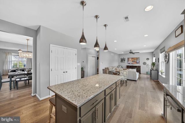 18 QUAKER CT, Hainesport, NJ 08036