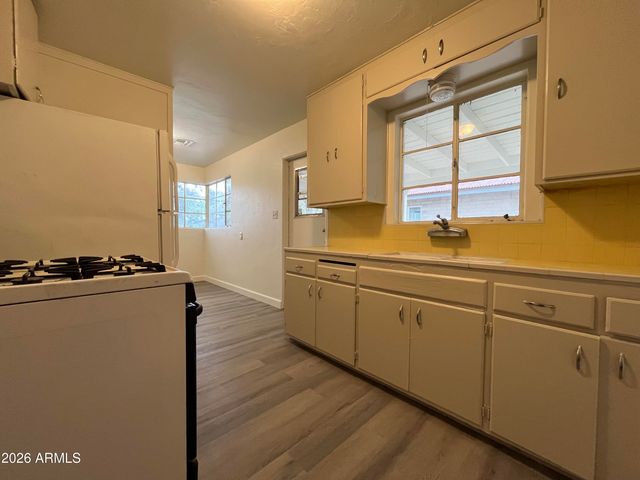 1226 S ROOSEVELT Street, Tempe, AZ 85281