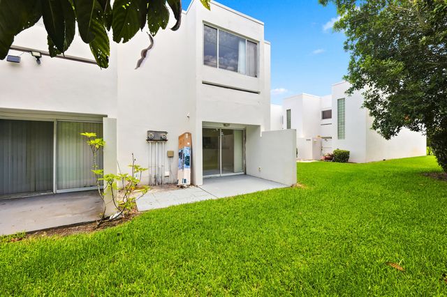 5120 Elmhurst Road A, West Palm Beach, FL 33417