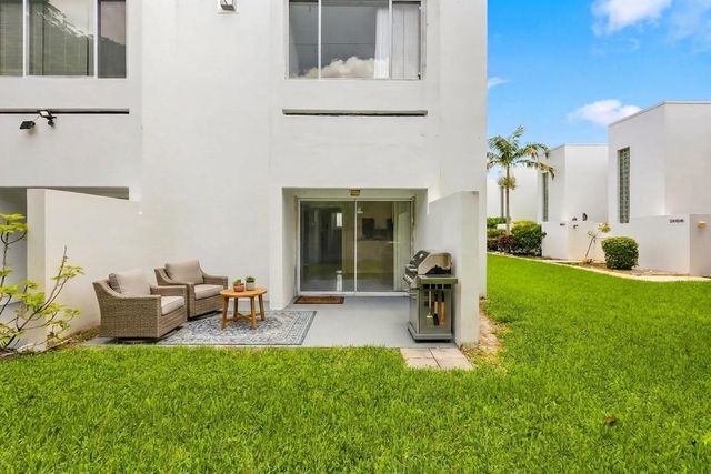 5120 Elmhurst Road A, West Palm Beach, FL 33417