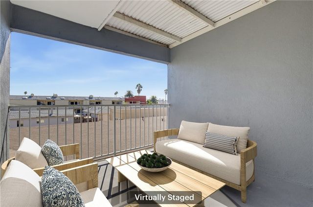 1401 E 3rd Street 16, Long Beach, CA 90802