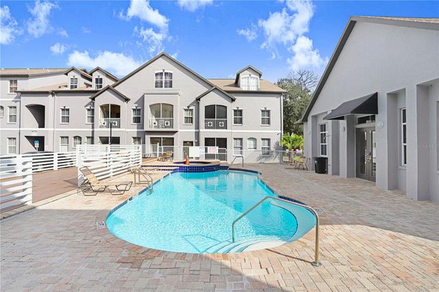 5236 SUNRIDGE PALMS DRIVE 5236, Tampa, FL 33617