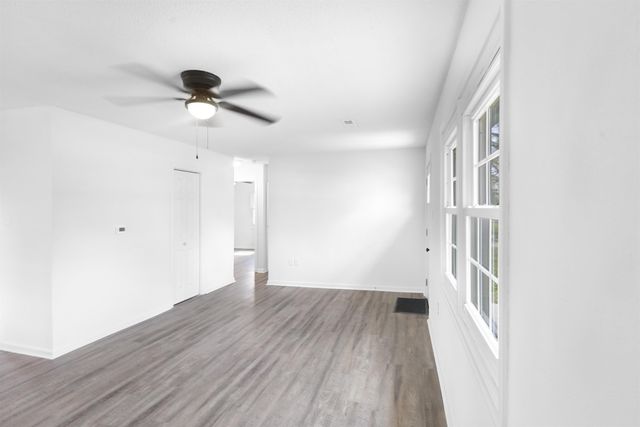 5038 S Meadowview Ave, Wichita, KS 67216