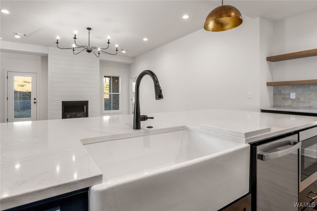 13719 Blackoak, Northport, AL 35475