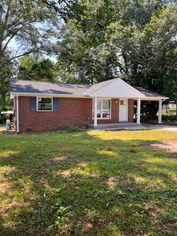 157 Burnt Tanyard Road, West Union, SC 29696