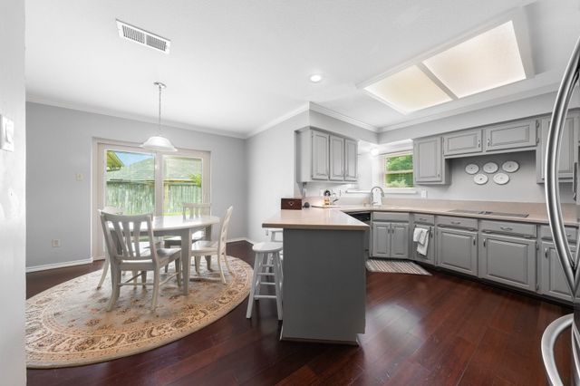 221 Manor Way, Sunnyvale, TX 75182