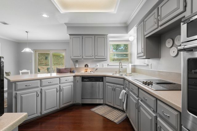 221 Manor Way, Sunnyvale, TX 75182