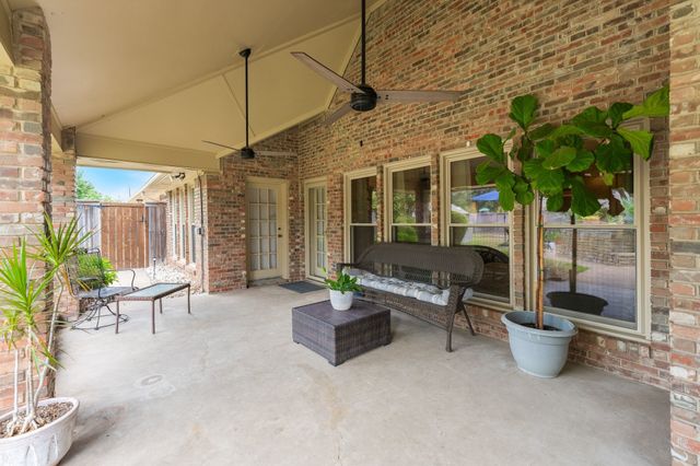 221 Manor Way, Sunnyvale, TX 75182