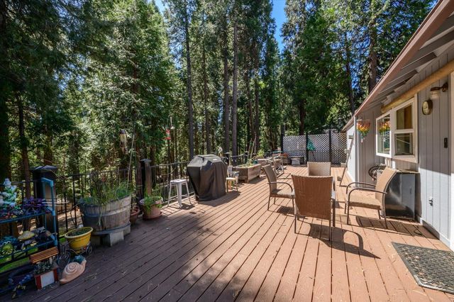 6480 Granite Trl, Pollock Pines, CA 95726