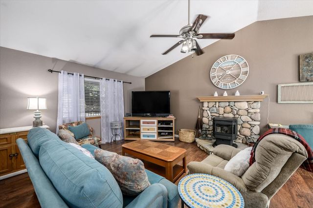 6480 Granite Trl, Pollock Pines, CA 95726