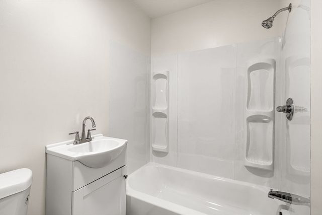 310 Washington St, Haverhill, MA 01832