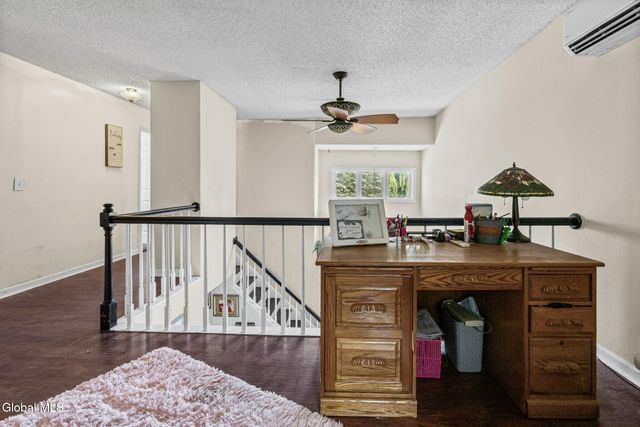 7 Crowsnest Court, Halfmoon, NY 12188