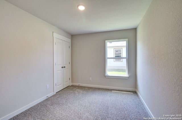 2422 White Daisy Hill, Converse, TX 78109