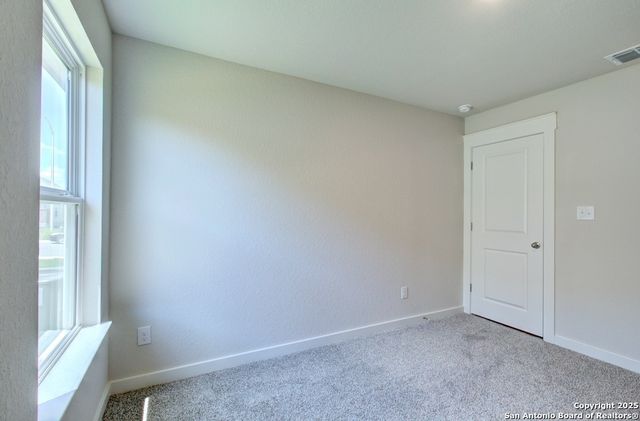 2422 White Daisy Hill, Converse, TX 78109