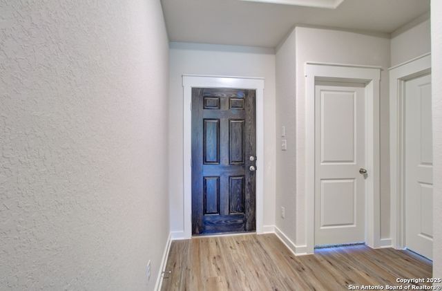 2422 White Daisy Hill, Converse, TX 78109