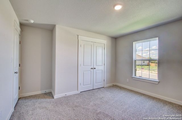 2422 White Daisy Hill, Converse, TX 78109