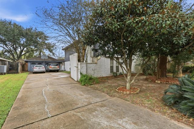 16422 Brambling Drive, Houston, TX 77059