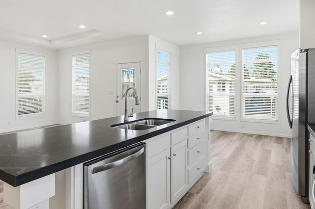 500 W 10th Street 140, Gilroy, CA 95020