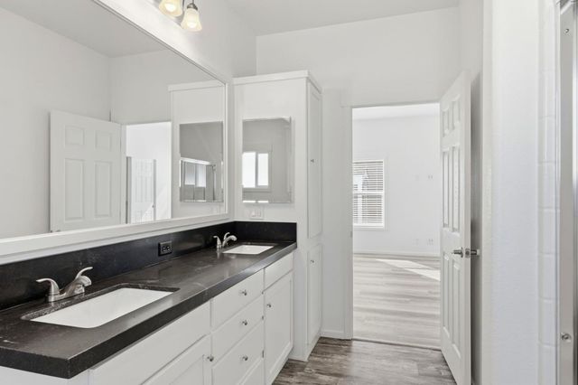 500 W 10th Street 140, Gilroy, CA 95020