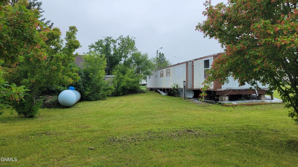 160 Austin Street, Regan, ND 58477 photo 4